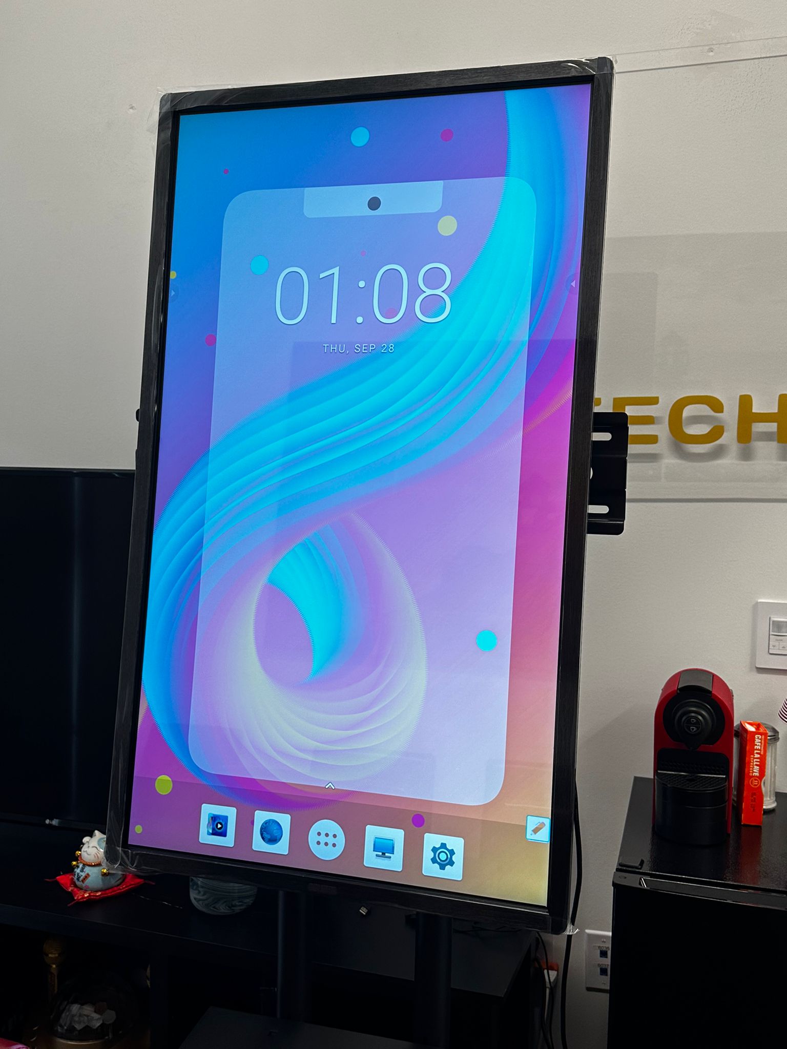 GOLIATH- cambio de Pantalla – Ajustable en Horizontal y Vertical – Fácil de Mover
