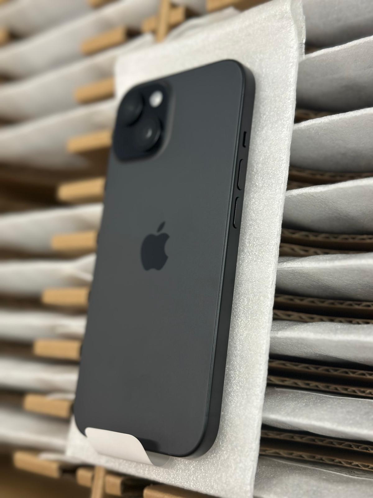 iPhone 15 128GB | LOTE DE 20 PIEZAS  |  AS IS + APPLE (NUEVO) BATERÍAS 100%, NO ACTIVADOS|