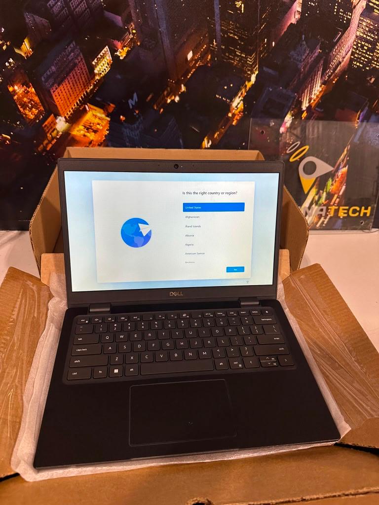 Dell Latitude 3520 15.6" FHD i7-1165G7 16GB RAM 256GB SSD Windows 11 Pro Refurbished