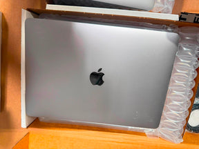 MacBook Air M1 A2337 13.3" Retina | Apple M1 | 8GB RAM | 256GB SSD | Incluye Adaptador | Grado B | Promosemana